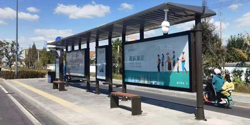 兴恒候车亭厂家罗马柱造型候车亭顺利安装完毕